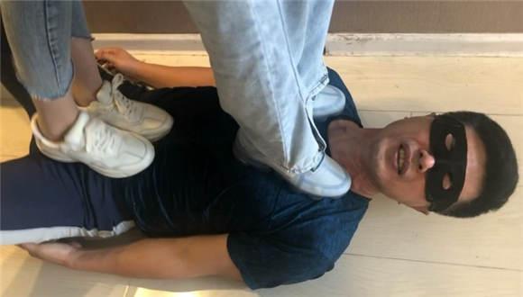 怒惩夜跑搭讪男