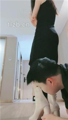 【妮蔻】短靴女神碾压踩/胯下辱/清理脏鞋/深喉/黑船袜捂脸