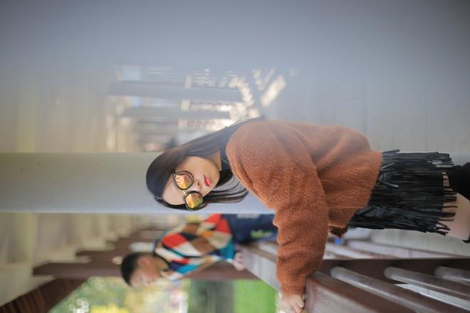 某在校大学生公园长靴肉丝秀