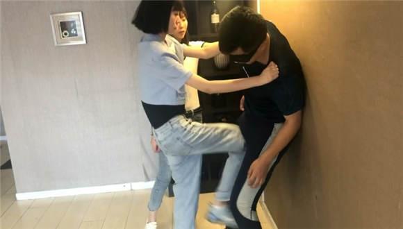 怒惩夜跑搭讪男