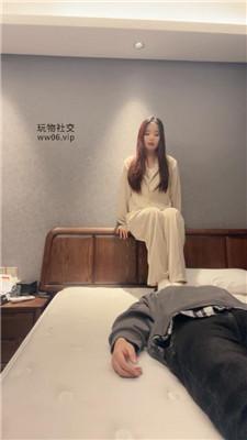 【球球】职场女神白袜脚踩虐 bf51502