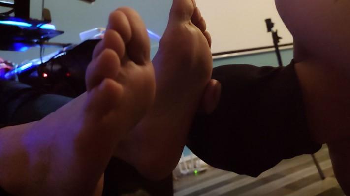 电竞按摩椅躺着享受