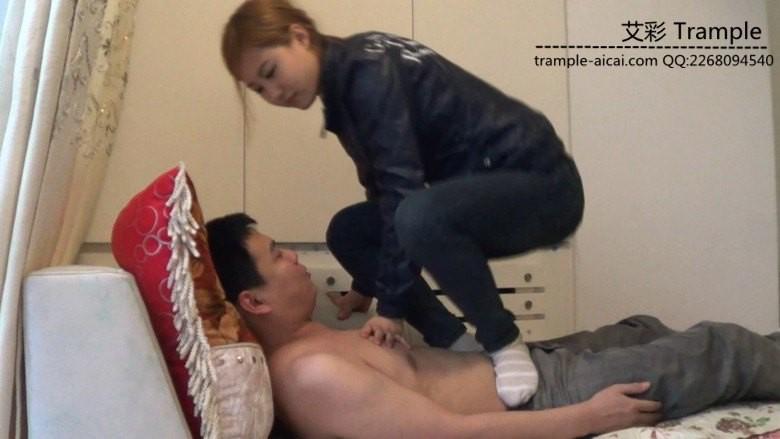 黑冰臭条纹袜子虐奴