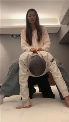 【猴哥】双S-白袜脚轮流碾压踩虐 bf51101