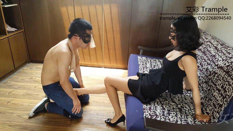 最新艾丝女王居家系列—–家奴的生活篇