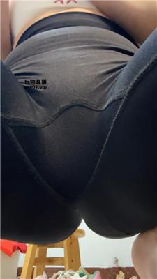 【蛮蛮呀】瑜伽裤巨臀腋下裸足    250427-7