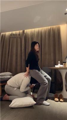 【子熙大人】运动后原味鞋袜强迫男友舔闻 JS250125-26