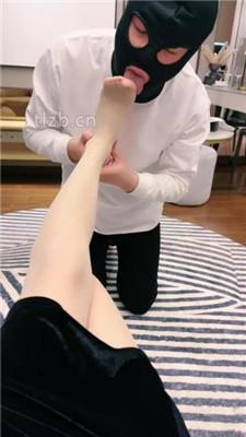 【爱丽丝】喂浓痰/转胯骑马爬行/闻舔肉丝脚【完整版】