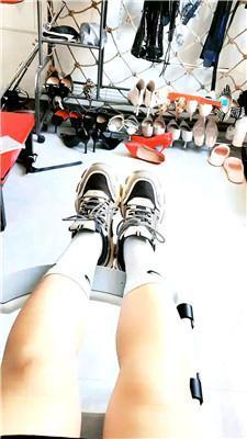 【芏筄】跪舔运动鞋白棉袜 JS250322-19