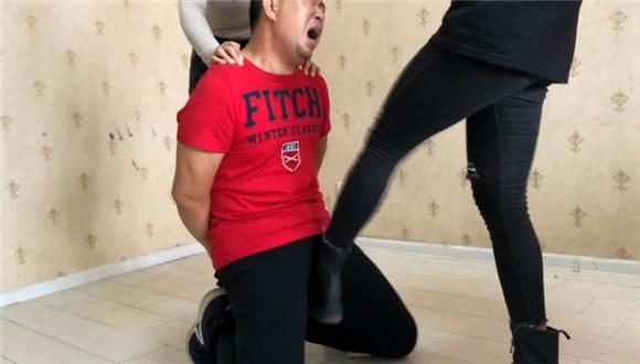 〖碎蛋娇娃〗尝尝皮靴女郎的厉害