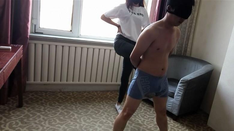 鸽宝原创酒店暴力调教19岁高中生