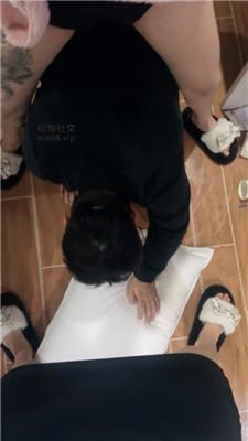 【小凤梨】姐妹花玩虐废物绿帽【双视角版】 JS250219-33