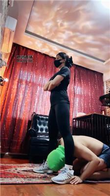 【冷颜】运动后原味鞋袜虐绿帽 bf51105