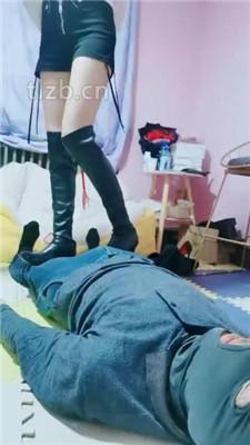 【软糖】骑马爬行/高跟长靴全体重踩踏【完整版】