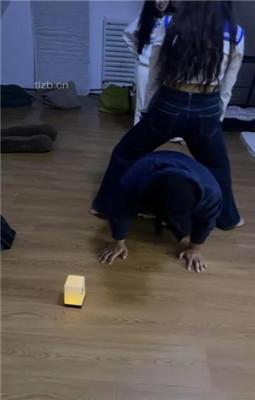 【最浪女慕】女仆店素人群调情侣奴