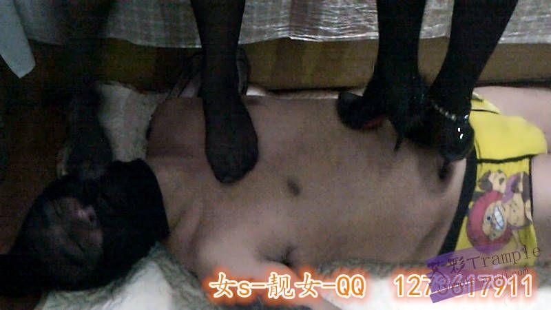 双S高跟踩踏黑丝除臭男M