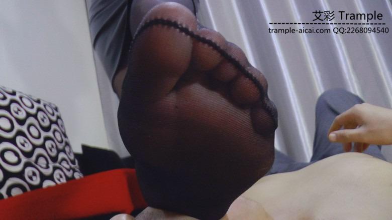 白领玥婷黑丝羞辱贱狗