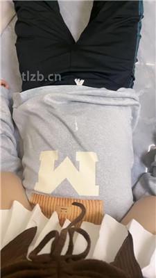 【伊诺】带闺蜜调狗-骑马转胯/踩踏/强制闻鞋/舔白袜脚