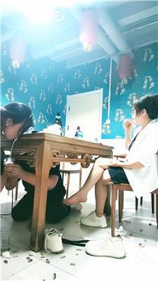 【沐颜】桌底视角-聚会伺候  JS250421-6