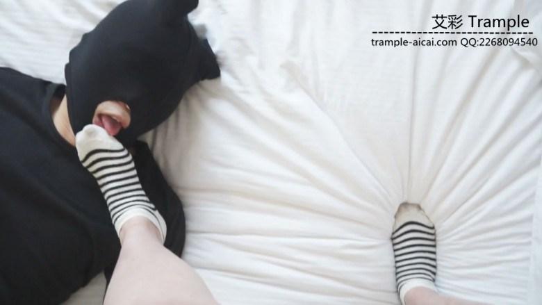 贱奴跪舔瑶瑶小主的原味棉袜 贱奴跪舔瑶瑶小主的原味棉袜