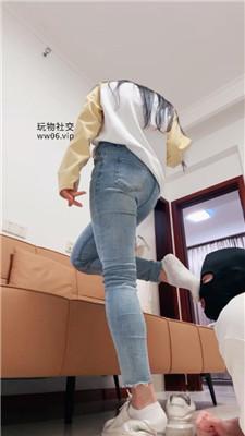 【妮蔻】牛仔裤坐脸-白短袜深喉 JS250210-8