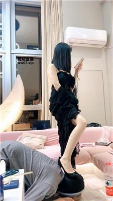 【黛樱】圣水盛宴-铆钉高跟镜前羞辱 bf51461