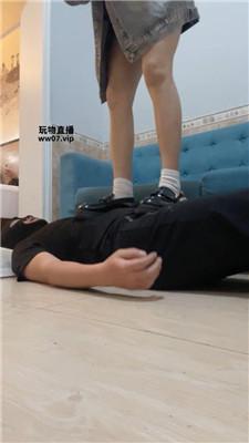 【沐沐】学生主皮鞋白袜踩虐舔 bf51719