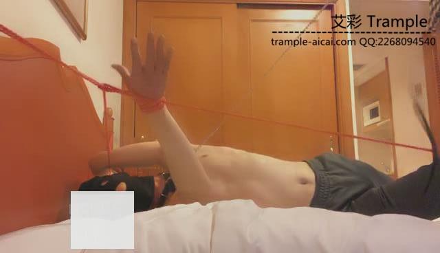 【VIVI】袜子堵嘴，大字型强迫施虐