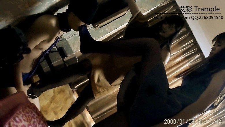 伺候双女王深喉恋足