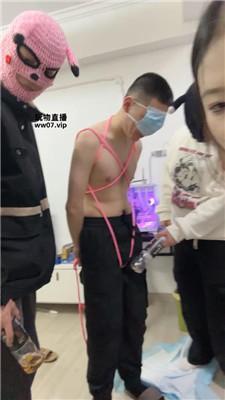 【Qi7】纹身小妹带两情人虐绿帽 bf51162