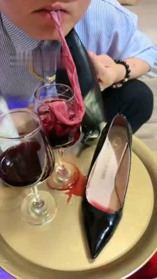 【调教视频】【甜心教主】致命诱惑-红酒配高跟-口水咀嚼袜子