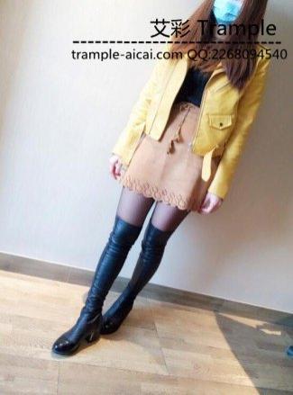 【宝宝】黑丝皮靴惩罚小偷