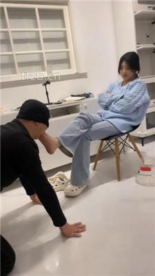 【03小殿下】嘴叼鞋/跪舔白袜裸足/对鞋磕头