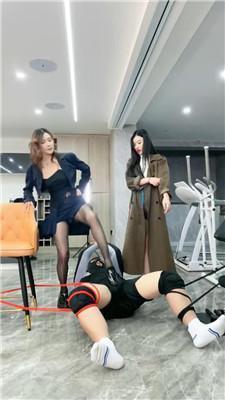 【麋鹿银儿】生化危机版踢虐裆 bf50948