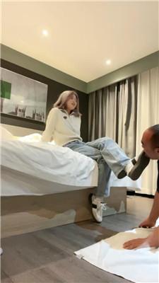 【槿妤】学生女神踩踏划痕破坏【双视角版】 JS250223-17