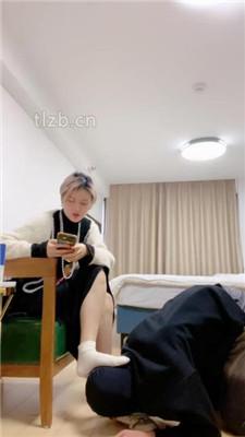 【甜味药丸】运动后强制闻棉袜/裸足狂舔