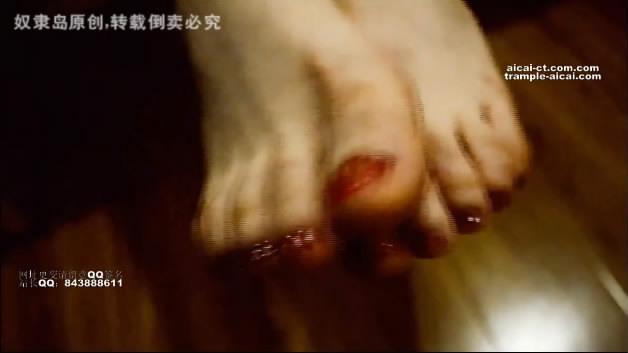 『奴隶岛』—芳芳POV第一视角调教舔脚