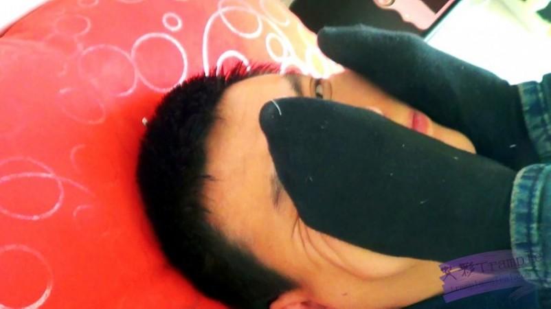 黑冰女王黑色棉袜脚踏人面脚垫