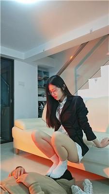 【嘉妮】毁容式踩脸/骑马转胯/小白鞋白袜辱 bf49447