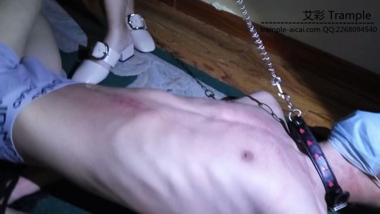 鸽宝原创高跟凉鞋暴力虐19岁高中生(2) 鸽宝原创高跟凉鞋暴力虐19岁高中生(2)