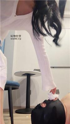 【曼伊】边直播边踩狗头 JS250223-16