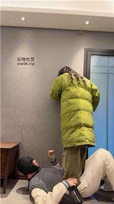 【狗哥】路边开发系列-肉丝脚捂脸/踩踏 bf50543