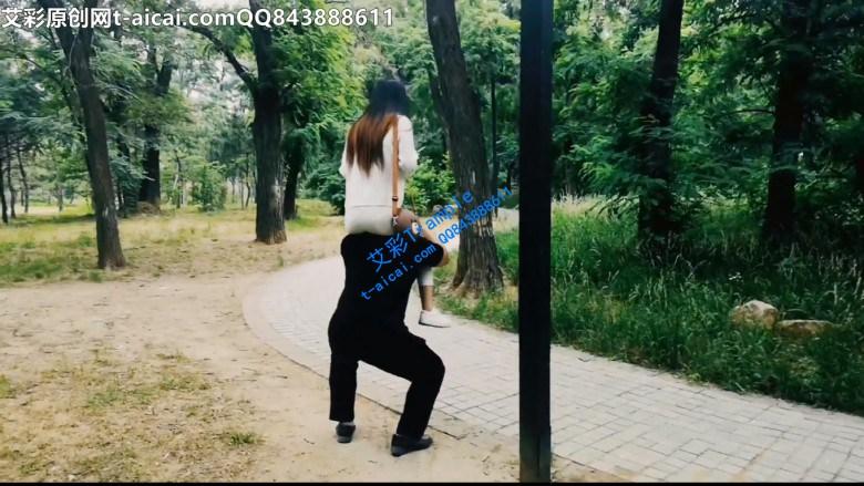 傲柔户外公园虐骑马奴