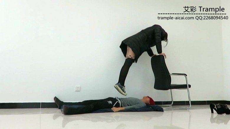 媛媛女主剧情！高跟爆踹要开除我的经理！