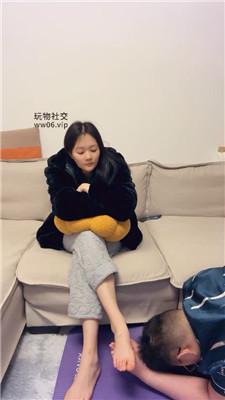 【埋汰】玉足跳踩/脚丫恋足狂舔 JS250111-1