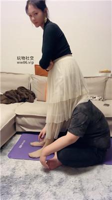 【埋汰】骑马狗爬-肉丝脚踩虐【下】 JS250205-17