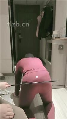 【樊樊】肉丝脚全体重踩踏/闻脏鞋臭袜/骑马骑脖