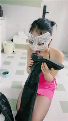 【爱神】母畜-库里丝-藤条抽/吃浓痰喝圣水