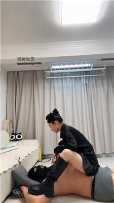 【领主】车模长靴重度踢踹虐打 bf50167