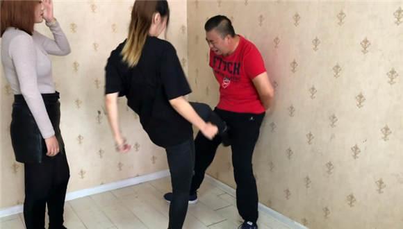 〖碎蛋娇娃〗尝尝皮靴女郎的厉害